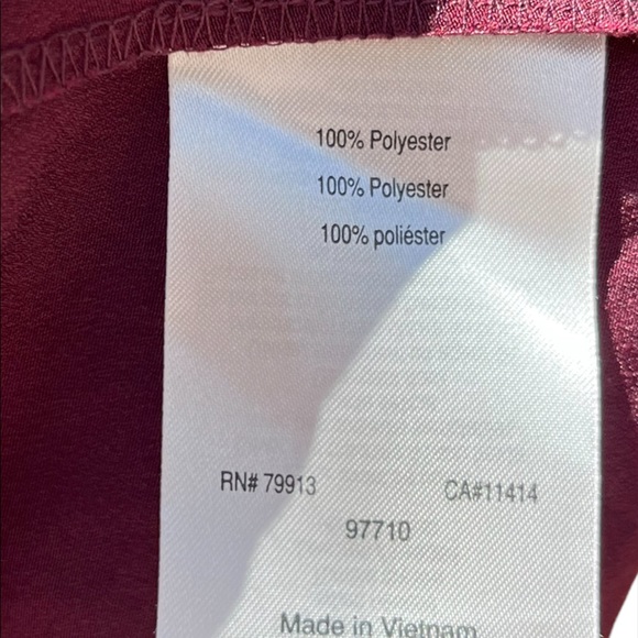 Motherhood Maternity Burgundy Sleeveless Button Front Blouse NWT Sz Small - Picture 4 of 5